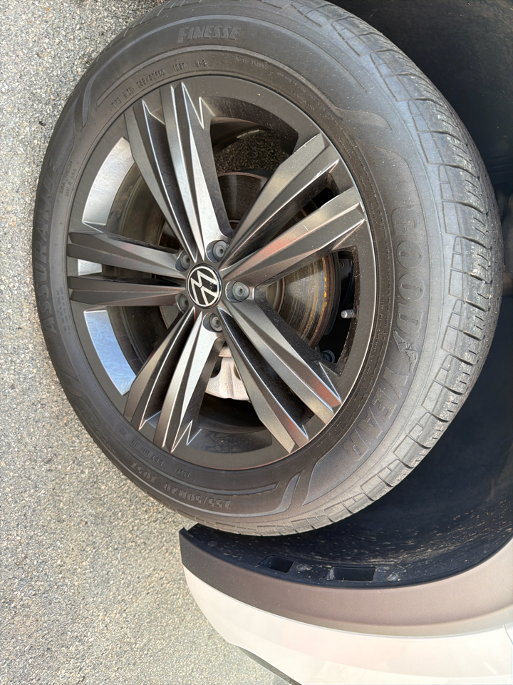 Volkswagen Atlas Cross Sport 2.0T SEL R-Line 4MOTION 2022 Volkswagen Atlas Cross Sport 2.0T SEL R-Line 4MOTION 2022