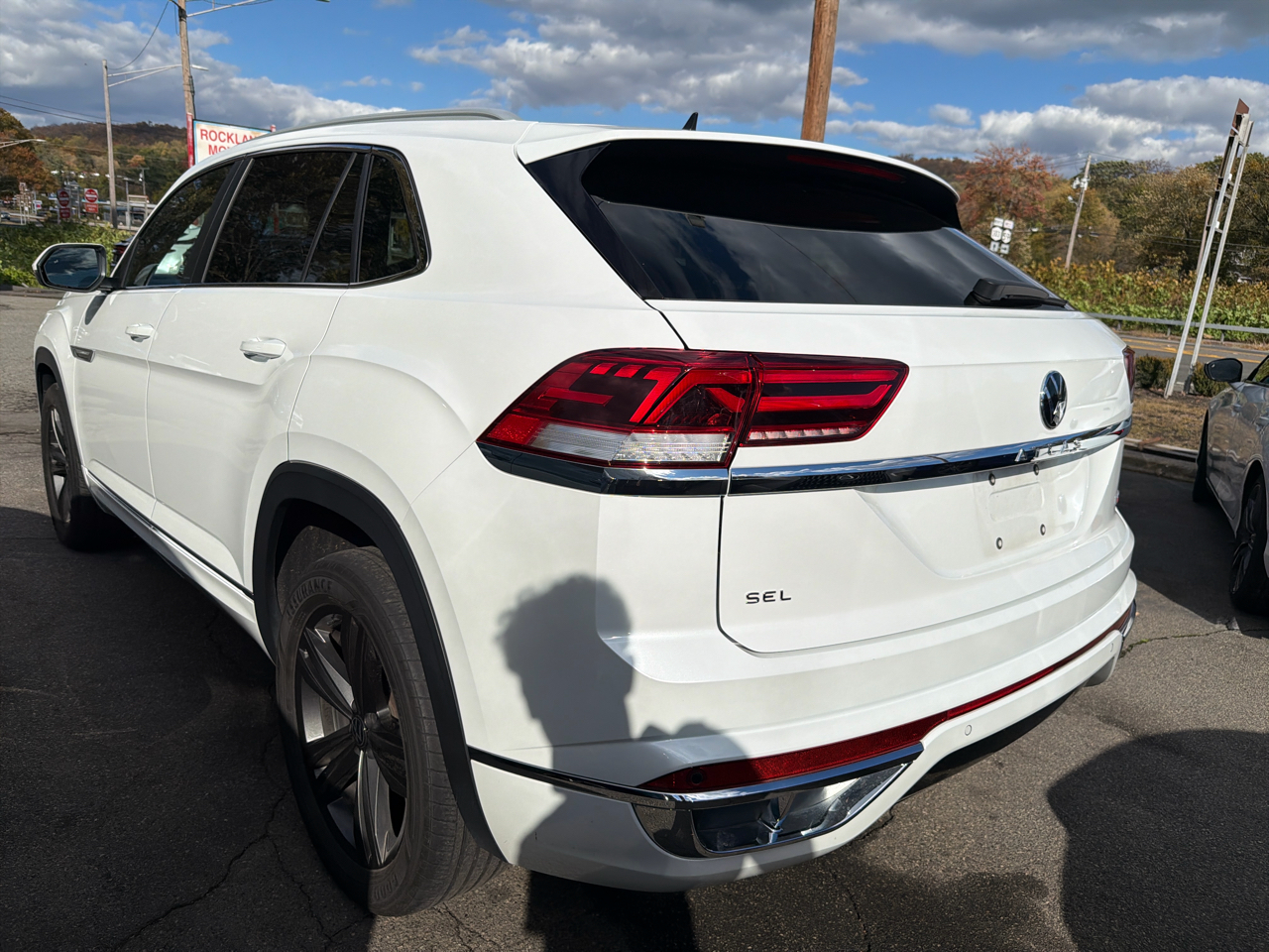 Volkswagen Atlas Cross Sport 2.0T SEL R-Line 4MOTION 2022 Volkswagen Atlas Cross Sport 2.0T SEL R-Line 4MOTION 2022