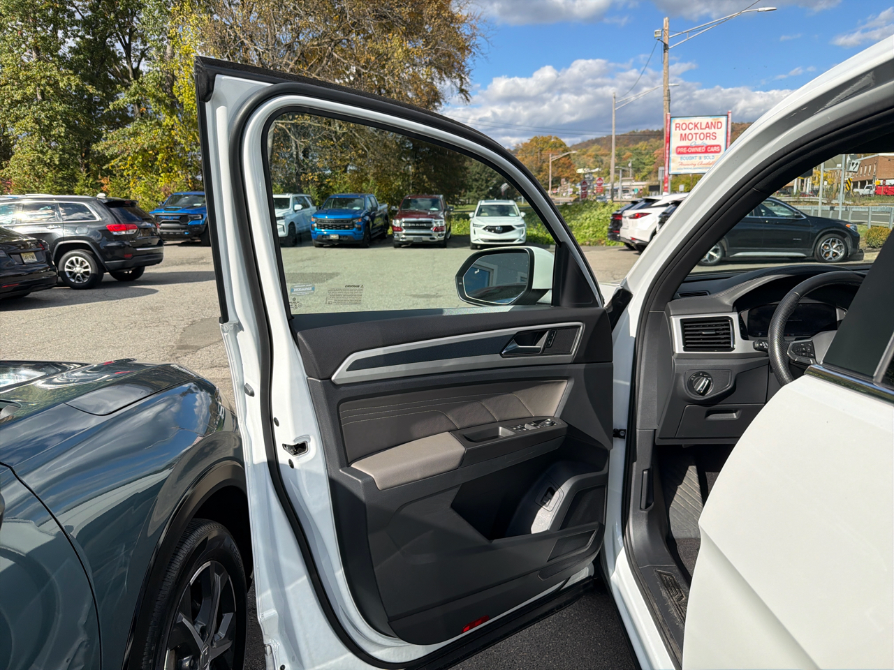 Volkswagen Atlas Cross Sport 2.0T SEL R-Line 4MOTION 2022 Volkswagen Atlas Cross Sport 2.0T SEL R-Line 4MOTION 2022