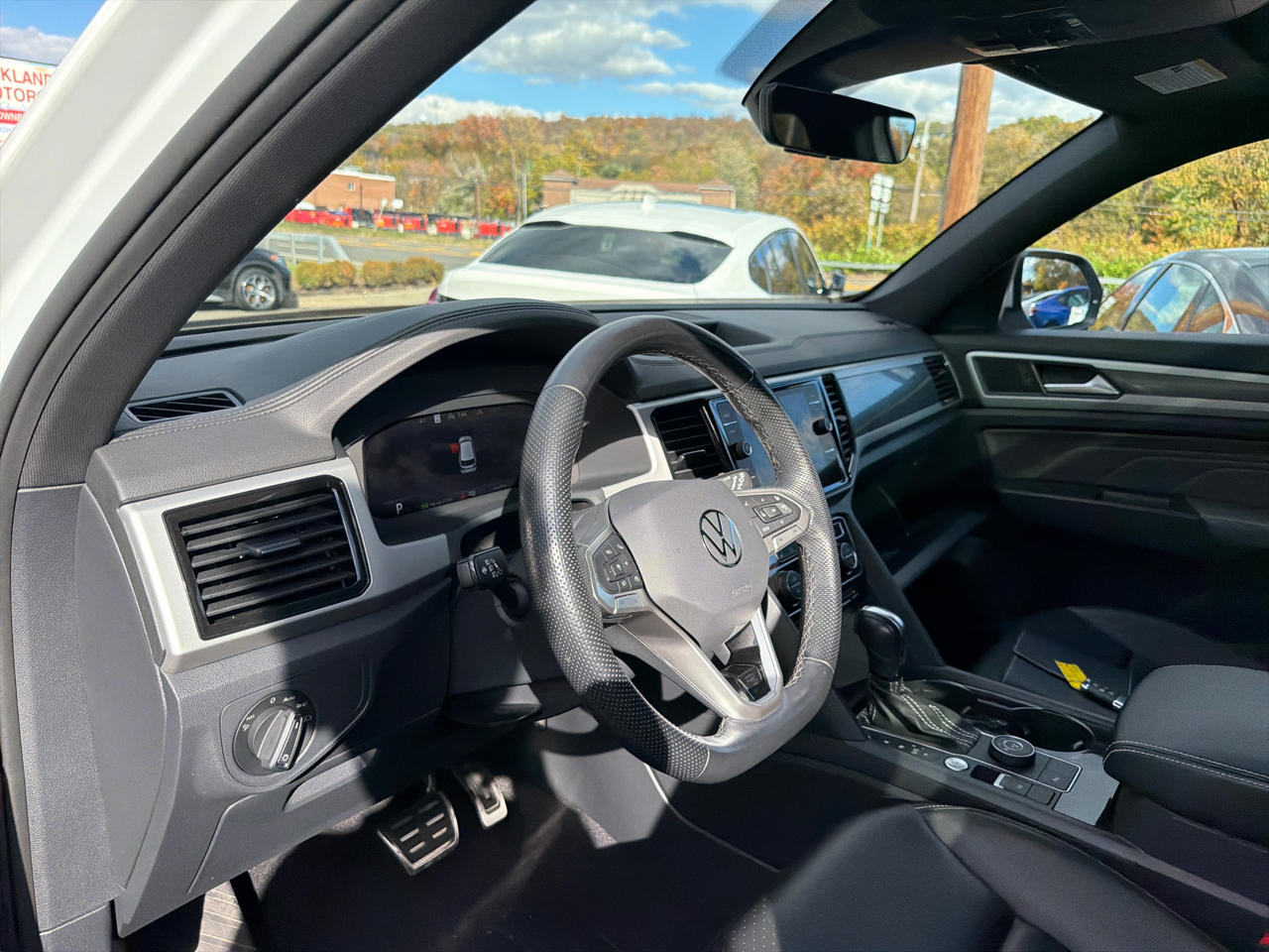 Volkswagen Atlas Cross Sport 2.0T SEL R-Line 4MOTION 2022 Volkswagen Atlas Cross Sport 2.0T SEL R-Line 4MOTION 2022