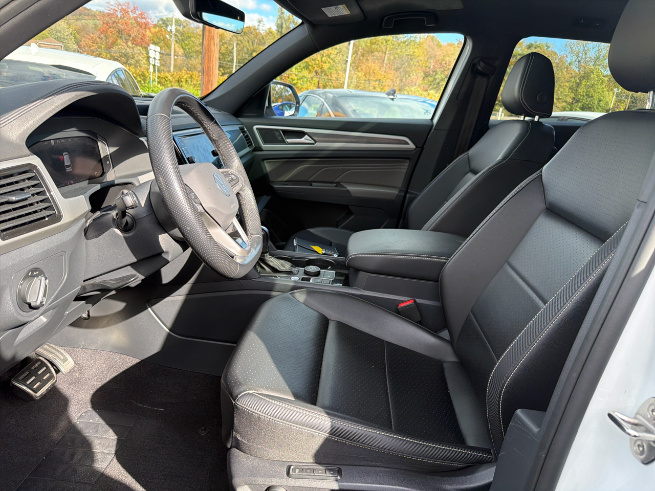 Volkswagen Atlas Cross Sport 2.0T SEL R-Line 4MOTION 2022 Volkswagen Atlas Cross Sport 2.0T SEL R-Line 4MOTION 2022