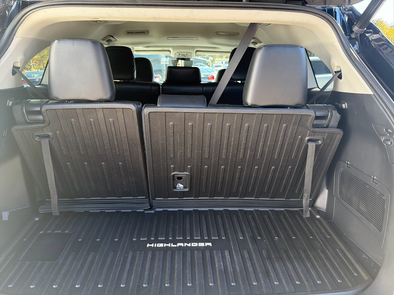Toyota Highlander XLE AWD (Natl) 2022 Toyota Highlander XLE AWD (Natl) 2022