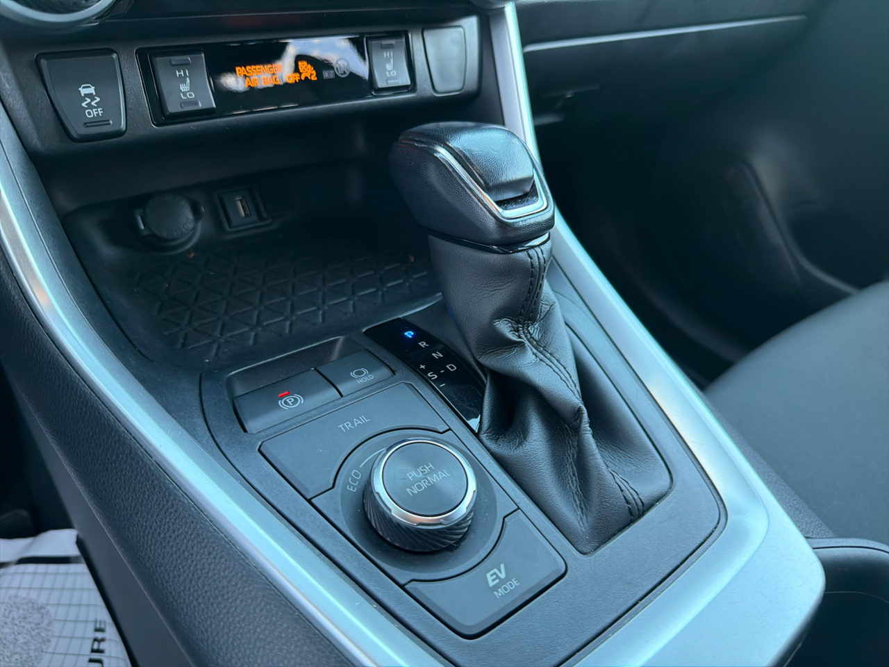 Toyota RAV4 Hybrid SE AWD (Natl) 2022 Toyota RAV4 Hybrid SE AWD (Natl) 2022