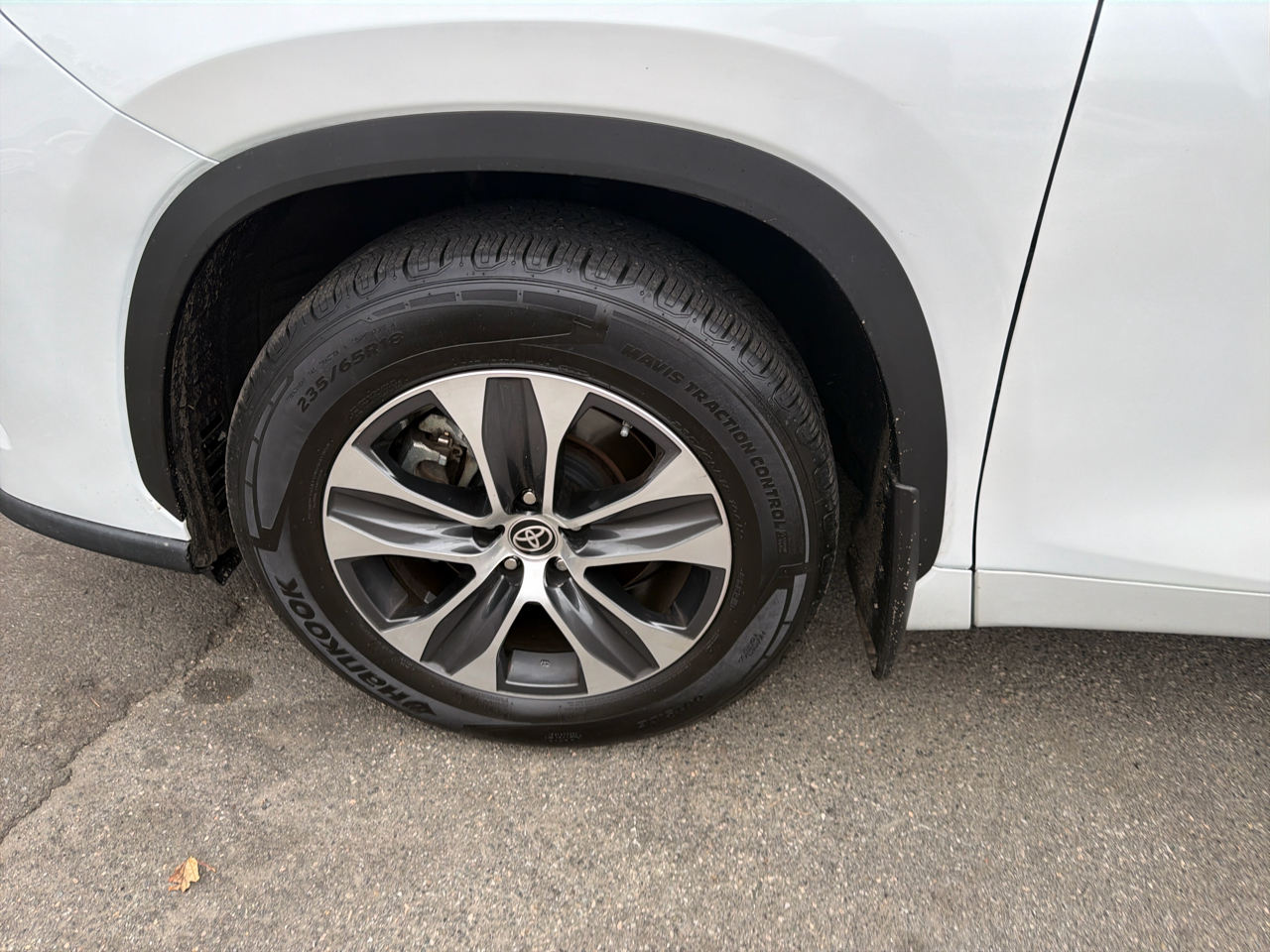 Toyota Highlander XLE AWD (Natl) 2022 Toyota Highlander XLE AWD (Natl) 2022