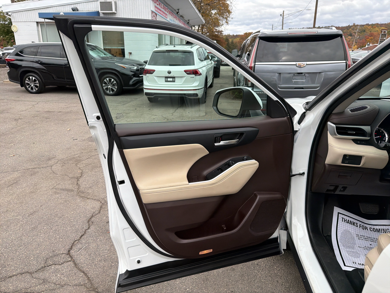 Toyota Highlander XLE AWD (Natl) 2022 Toyota Highlander XLE AWD (Natl) 2022