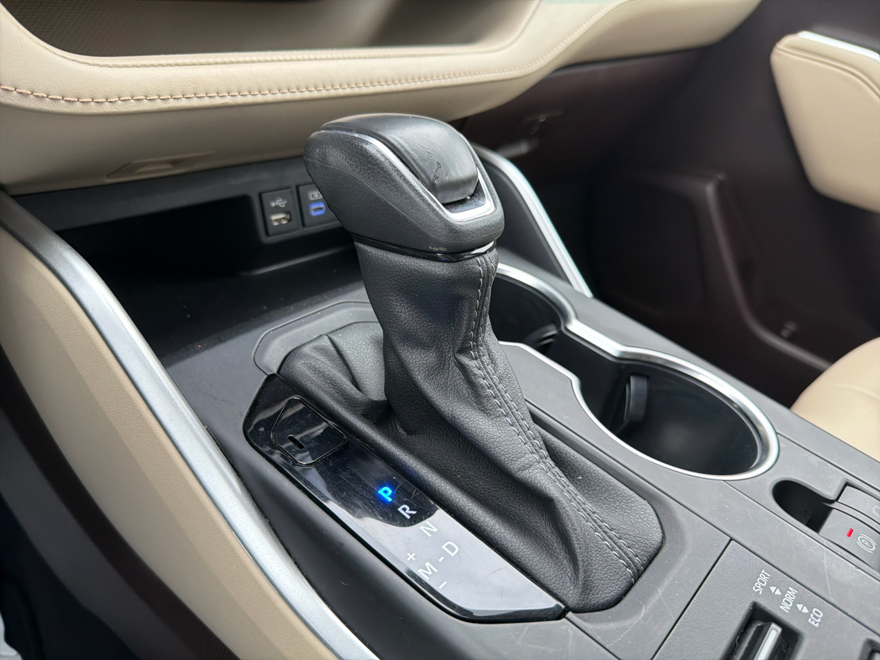 Toyota Highlander XLE AWD (Natl) 2022 Toyota Highlander XLE AWD (Natl) 2022