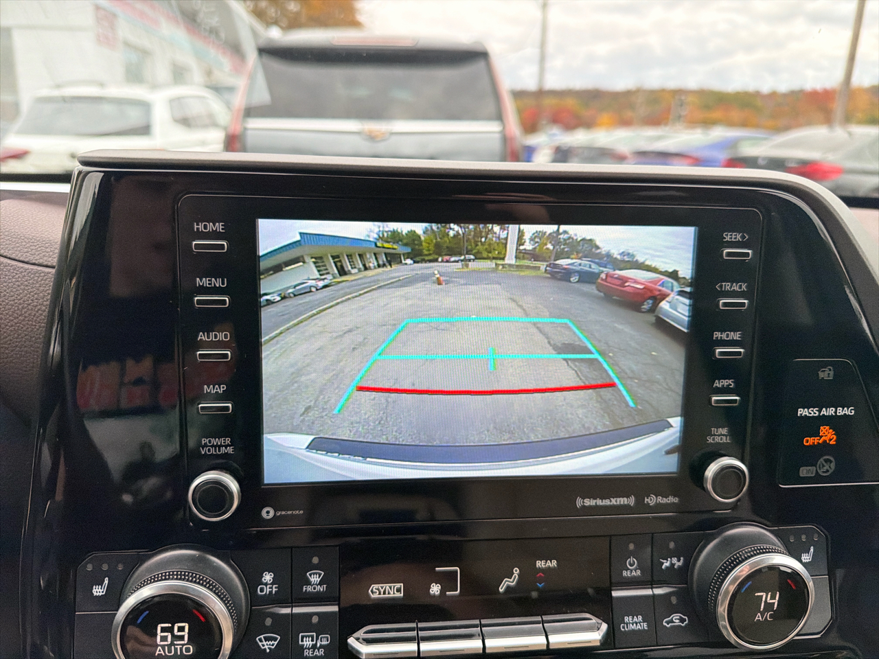 Toyota Highlander XLE AWD (Natl) 2022 Toyota Highlander XLE AWD (Natl) 2022