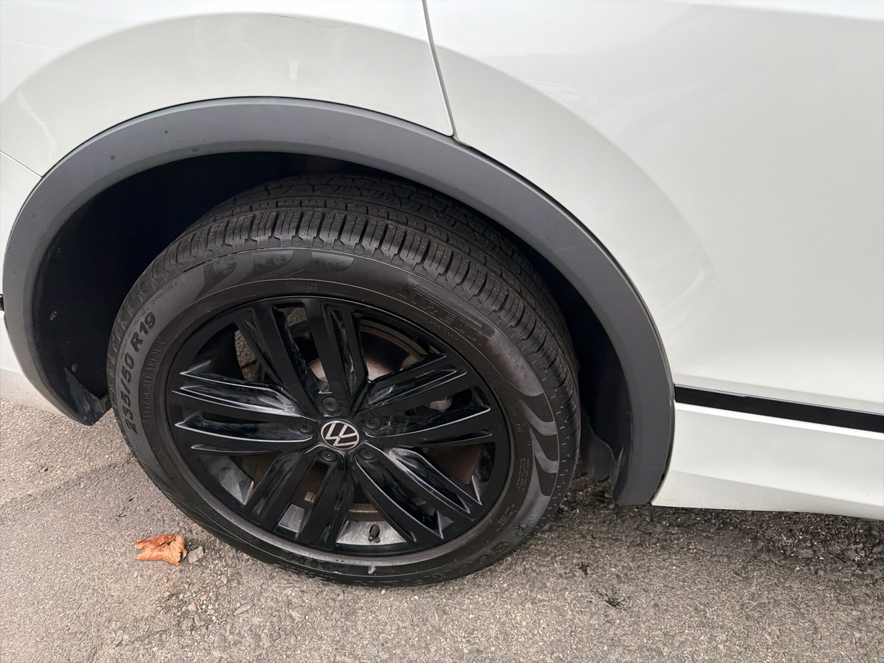 Volkswagen Tiguan 2.0T SE R-Line Black 4MOTION 2022 Volkswagen Tiguan 2.0T SE R-Line Black 4MOTION 2022