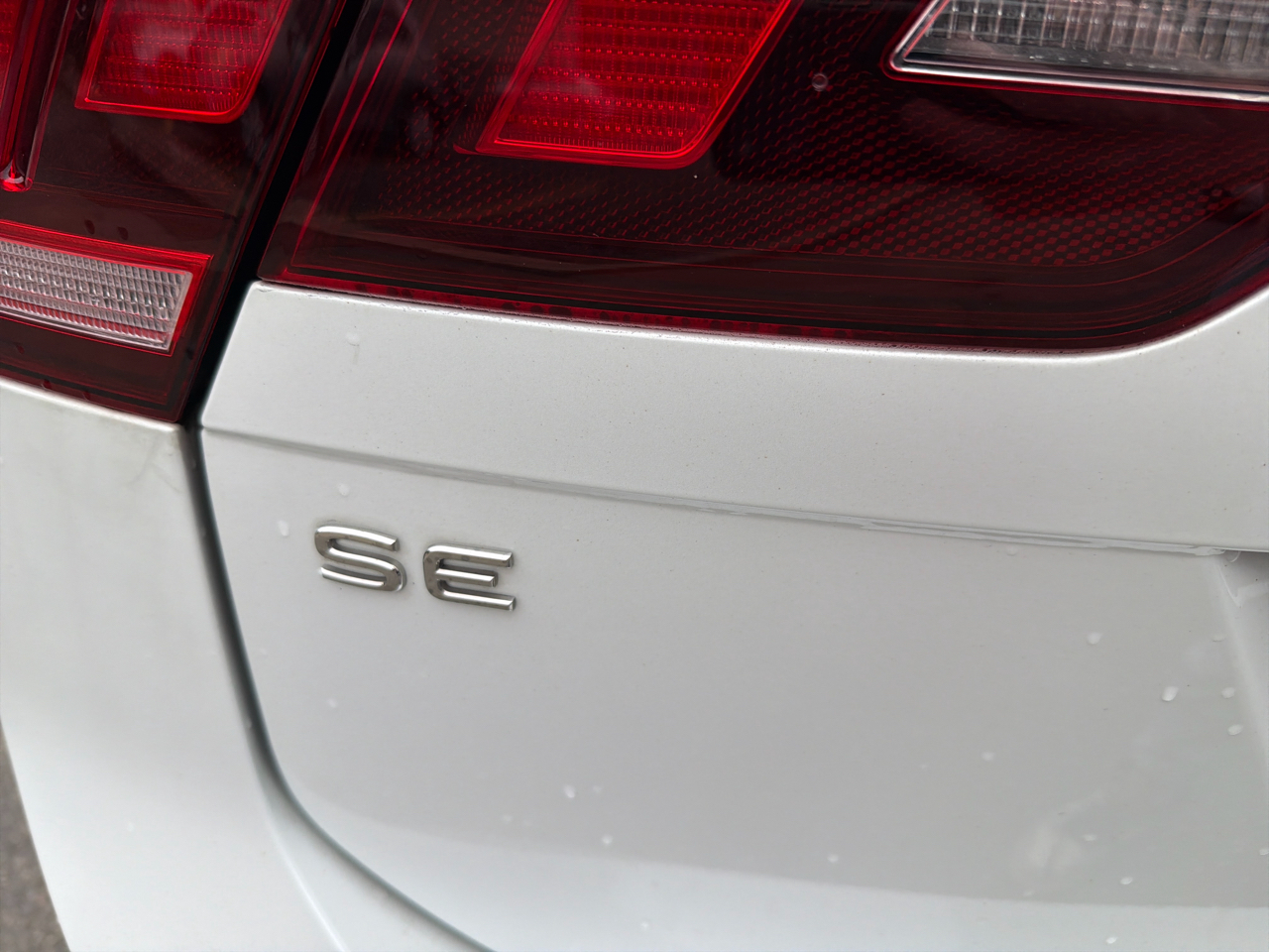 Volkswagen Tiguan 2.0T SE R-Line Black 4MOTION 2022 Volkswagen Tiguan 2.0T SE R-Line Black 4MOTION 2022