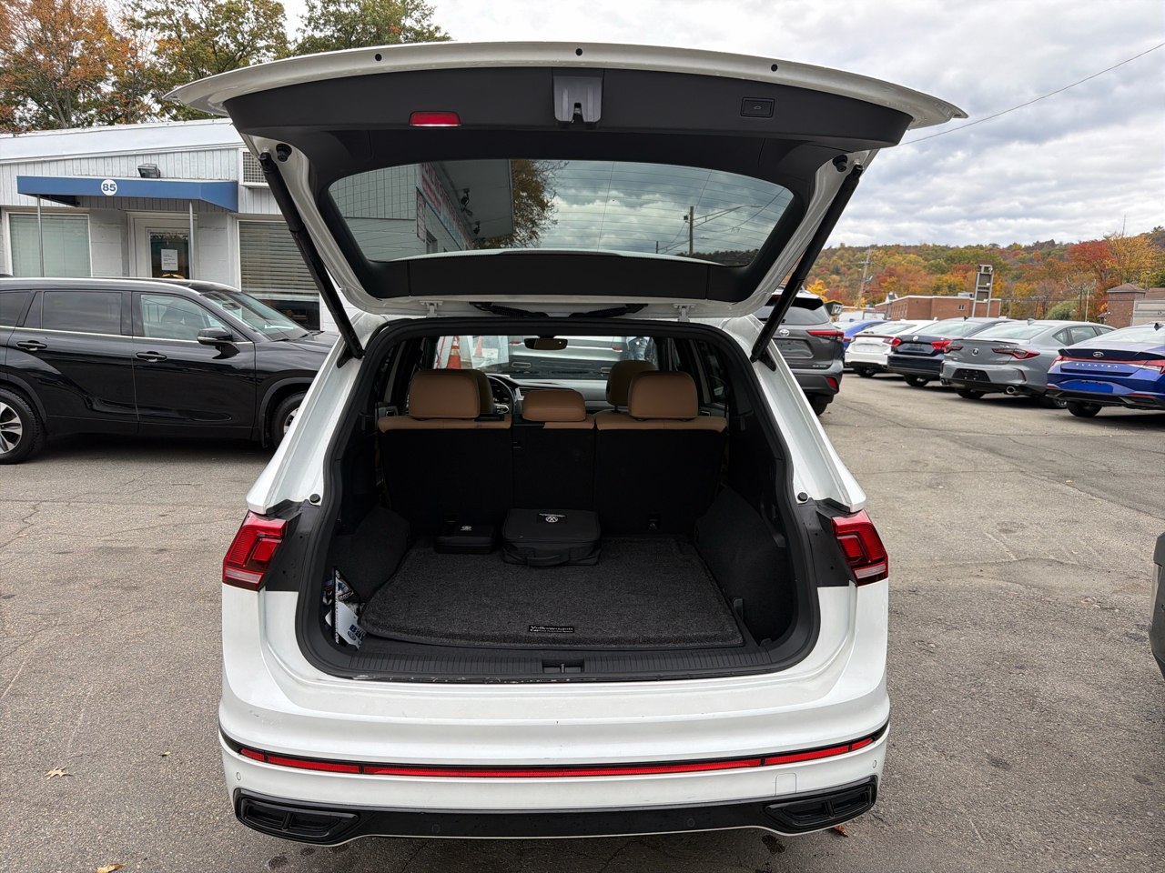 Volkswagen Tiguan 2.0T SE R-Line Black 4MOTION 2022 Volkswagen Tiguan 2.0T SE R-Line Black 4MOTION 2022