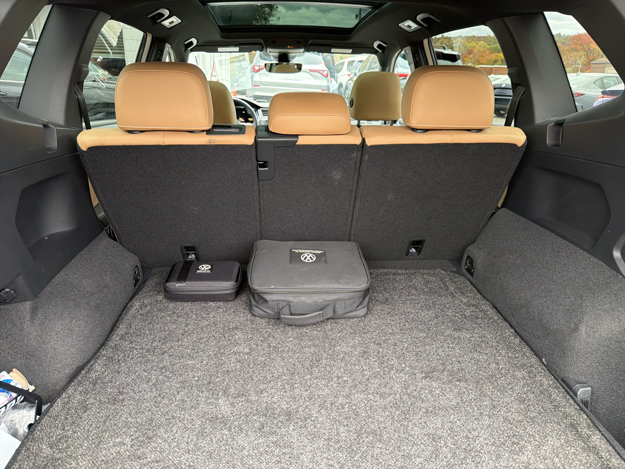 Volkswagen Tiguan 2.0T SE R-Line Black 4MOTION 2022 Volkswagen Tiguan 2.0T SE R-Line Black 4MOTION 2022