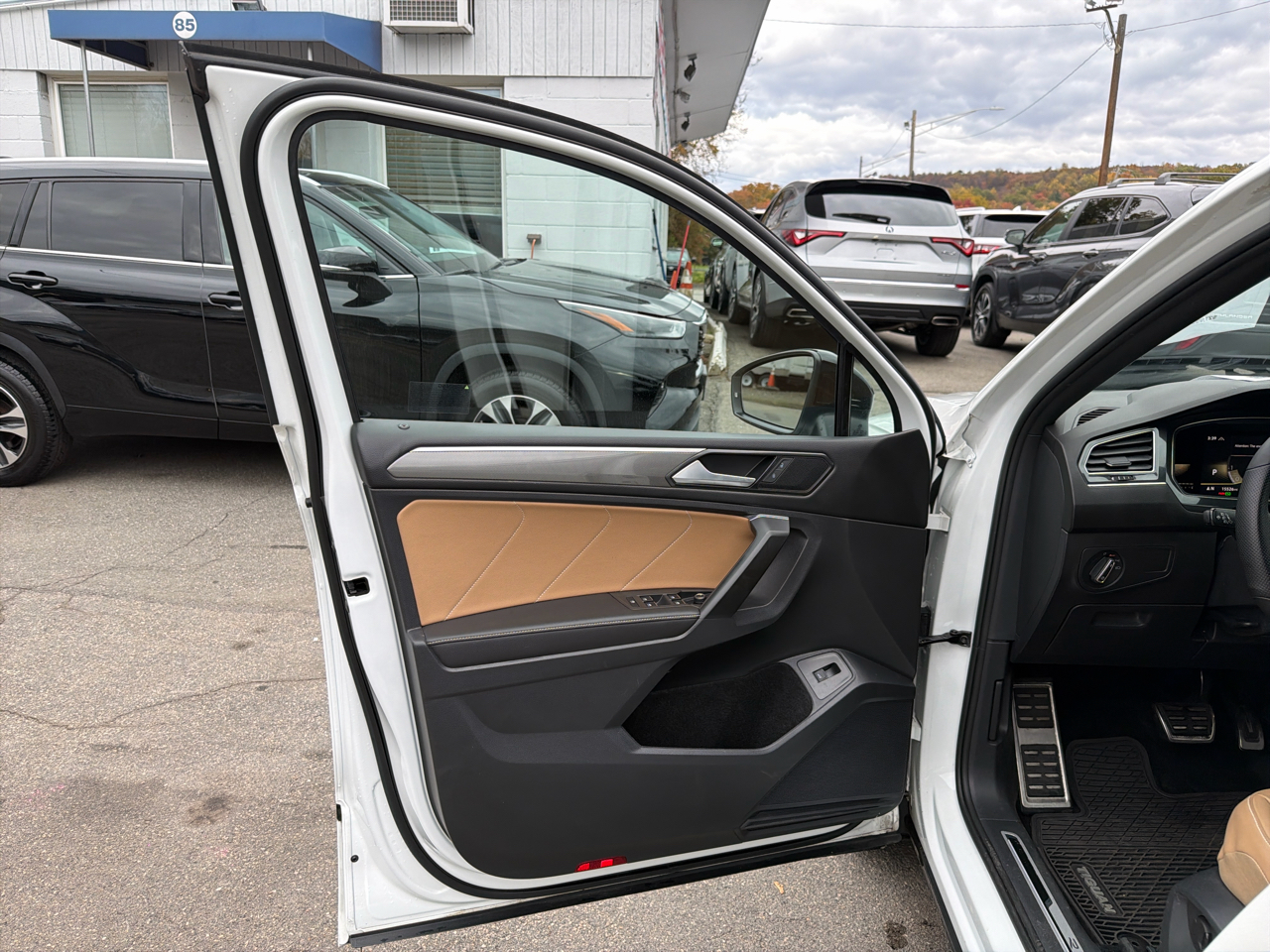 Volkswagen Tiguan 2.0T SE R-Line Black 4MOTION 2022 Volkswagen Tiguan 2.0T SE R-Line Black 4MOTION 2022