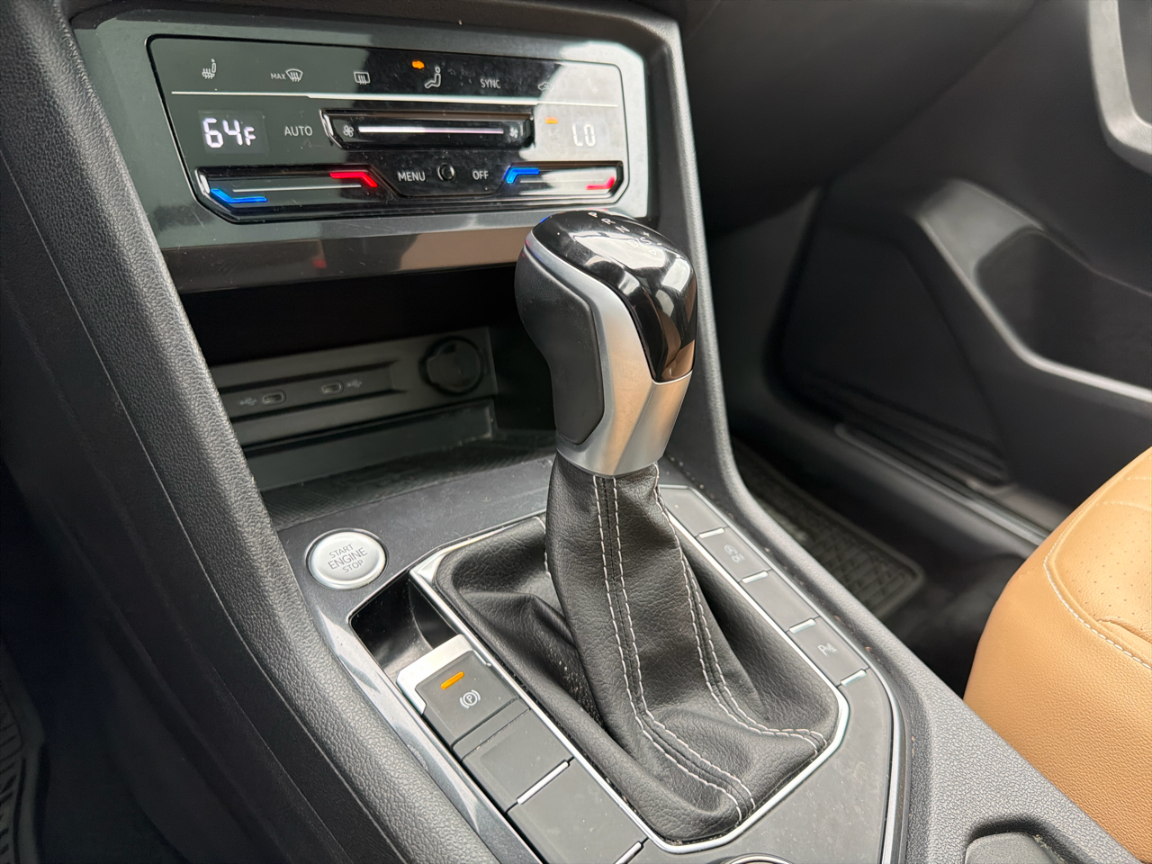 Volkswagen Tiguan 2.0T SE R-Line Black 4MOTION 2022 Volkswagen Tiguan 2.0T SE R-Line Black 4MOTION 2022