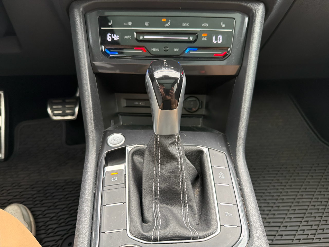 Volkswagen Tiguan 2.0T SE R-Line Black 4MOTION 2022 Volkswagen Tiguan 2.0T SE R-Line Black 4MOTION 2022