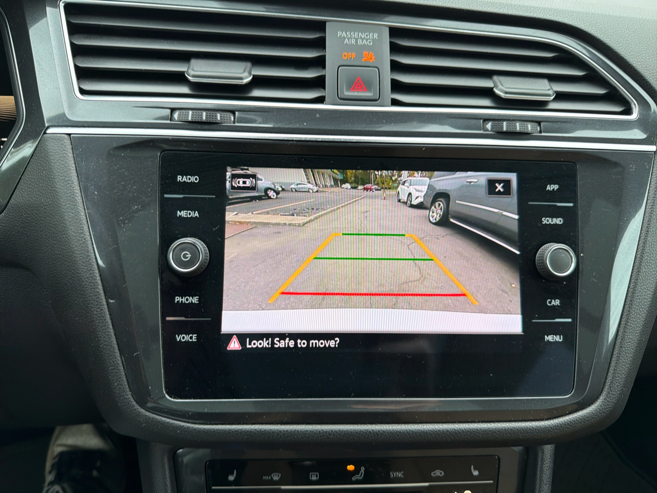 Volkswagen Tiguan 2.0T SE R-Line Black 4MOTION 2022 Volkswagen Tiguan 2.0T SE R-Line Black 4MOTION 2022