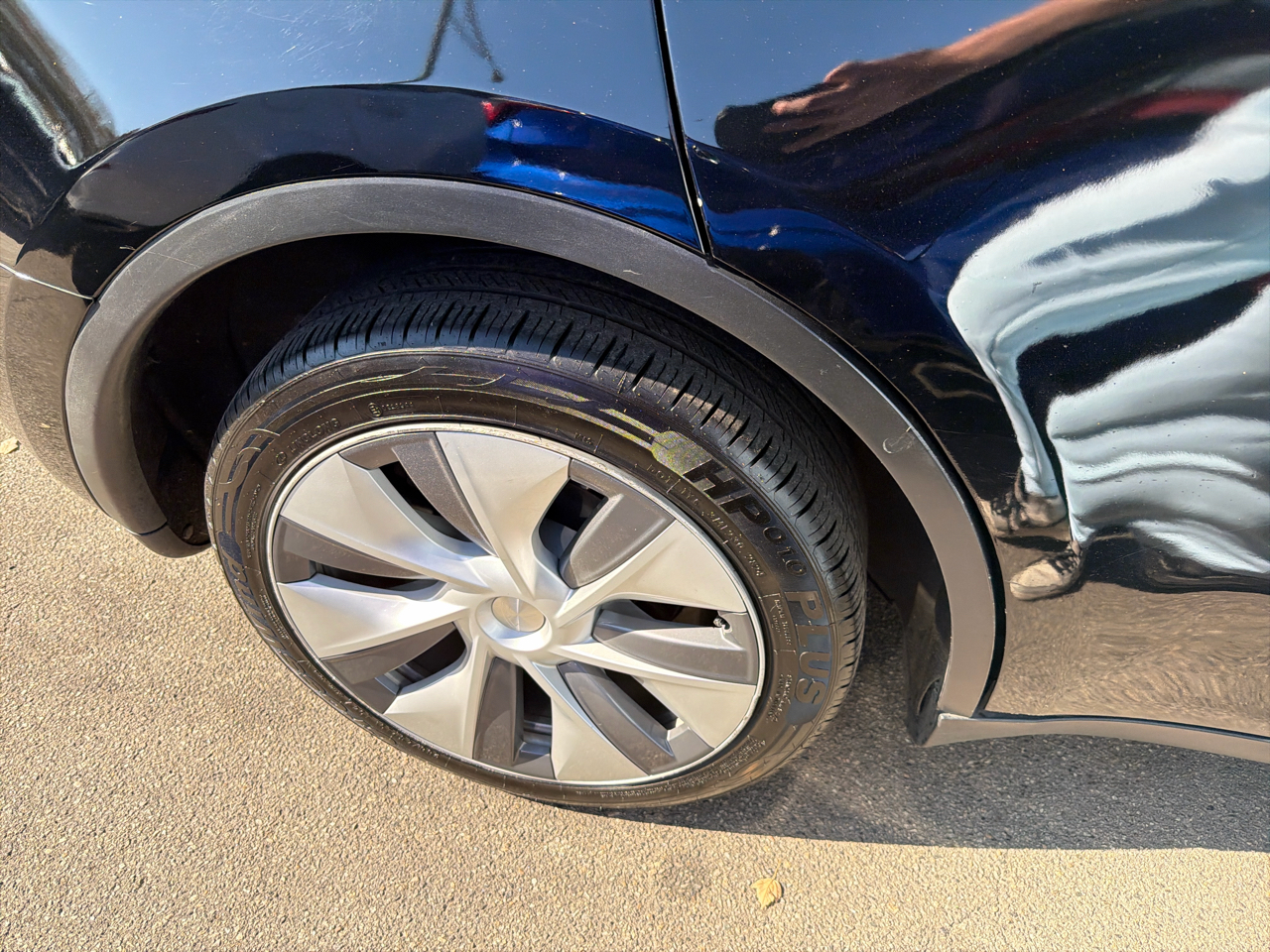 Tesla Model Y Long Range AWD 2023 Tesla Model Y Long Range AWD 2023