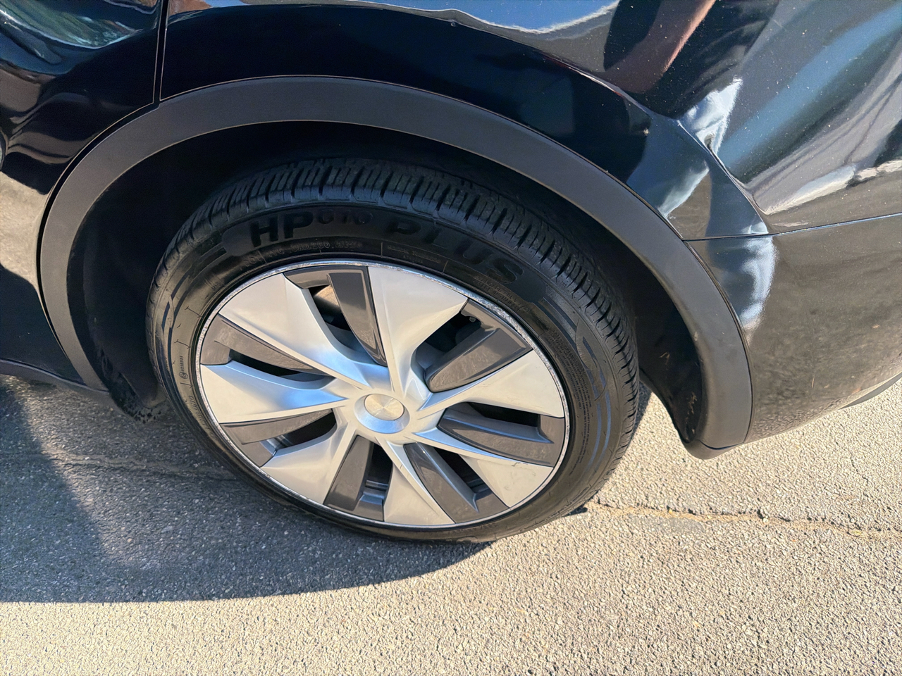 Tesla Model Y Long Range AWD 2023 Tesla Model Y Long Range AWD 2023