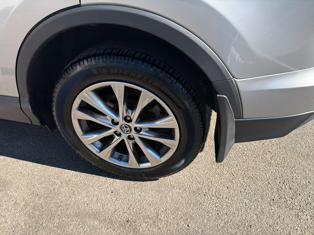 Toyota RAV4 Limited AWD (Natl) 2017 Toyota RAV4 Limited AWD (Natl) 2017