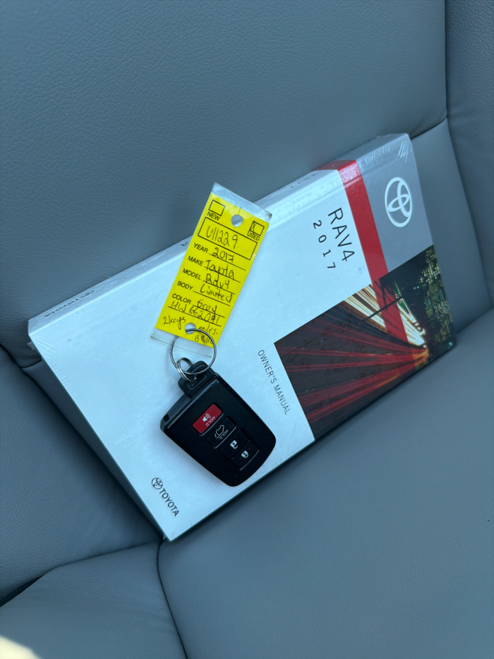 Toyota RAV4 Limited AWD (Natl) 2017 Toyota RAV4 Limited AWD (Natl) 2017