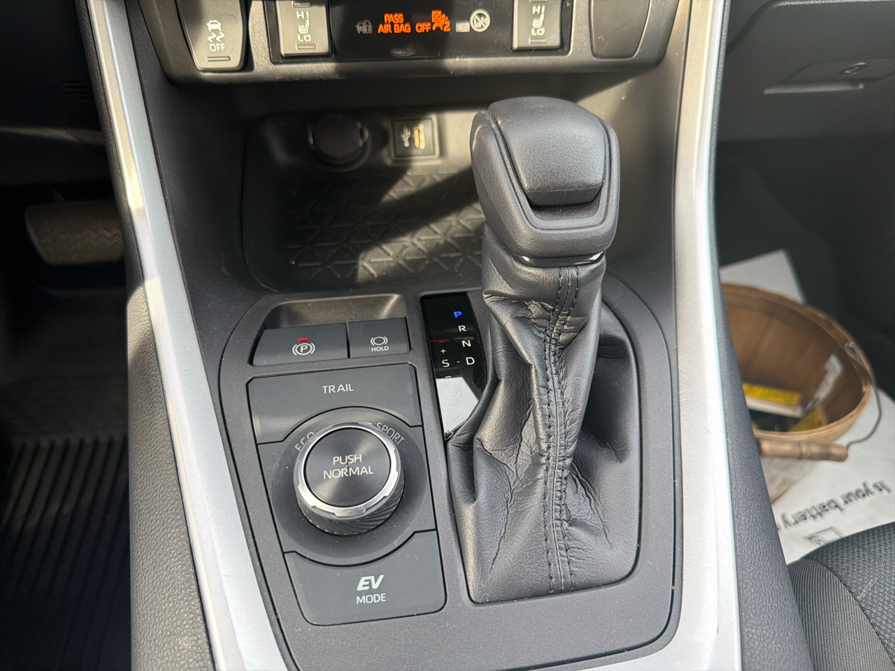 Toyota RAV4 Hybrid XLE AWD (Natl) 2023 Toyota RAV4 Hybrid XLE AWD (Natl) 2023