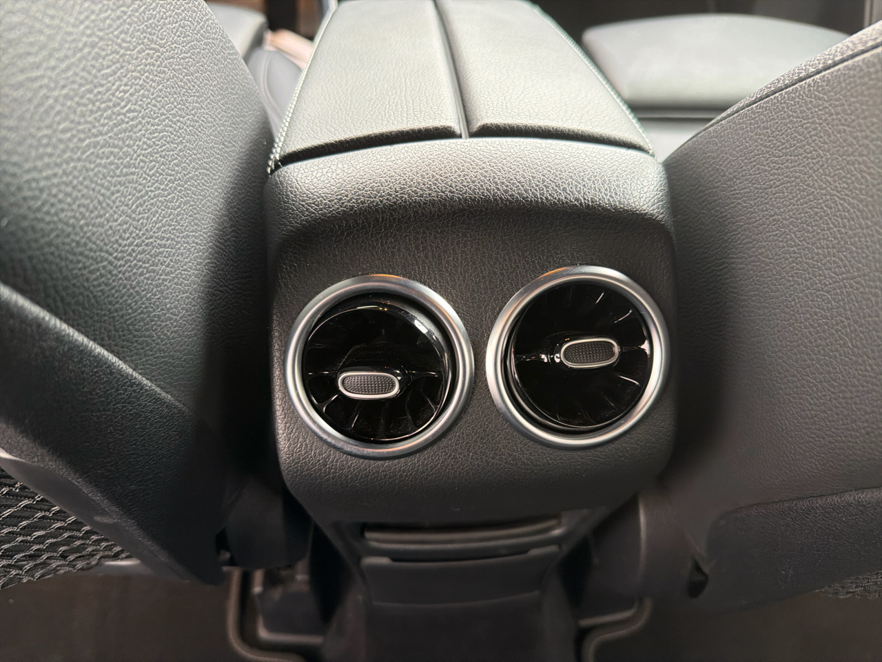 Mercedes-Benz GLB GLB 250 4MATIC SUV 2021 Mercedes-Benz GLB GLB 250 4MATIC SUV 2021