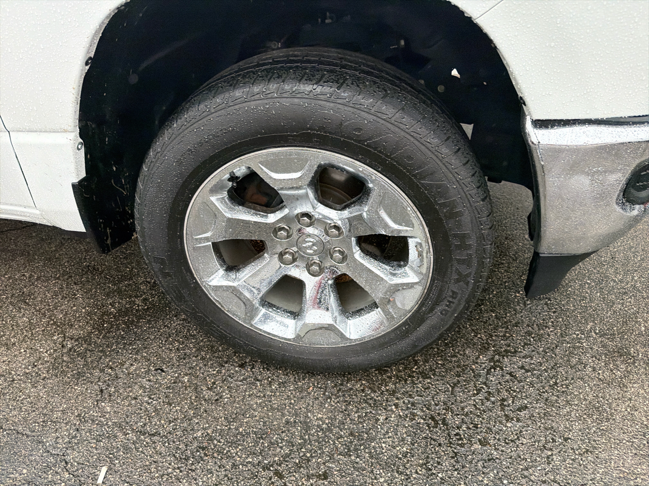 RAM 1500 Big Horn 4x4 Crew Cab 5'7" Box 2022 RAM 1500 Big Horn 4x4 Crew Cab 5'7" Box 2022