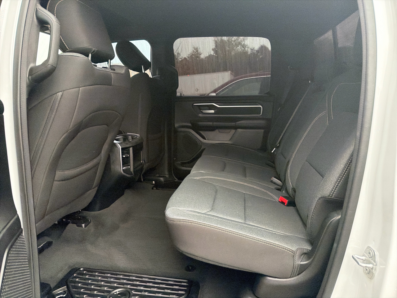 RAM 1500 Big Horn 4x4 Crew Cab 5'7" Box 2022 RAM 1500 Big Horn 4x4 Crew Cab 5'7" Box 2022