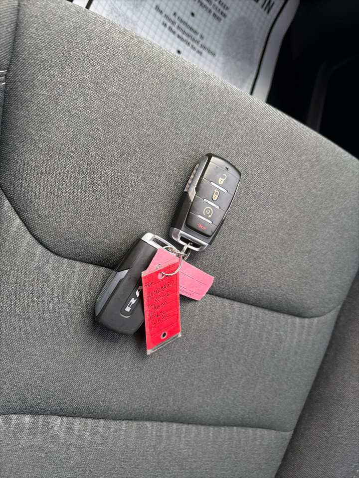 RAM 1500 Big Horn 4x4 Crew Cab 5'7" Box 2022 RAM 1500 Big Horn 4x4 Crew Cab 5'7" Box 2022