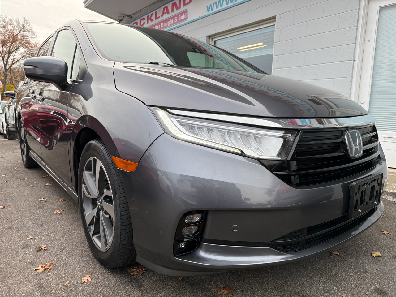 2021 Honda Odyssey Touring photo 3