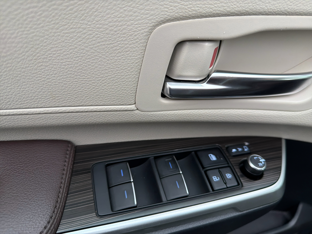 Toyota Sienna Platinum AWD 7-Passenger (Natl) 2021