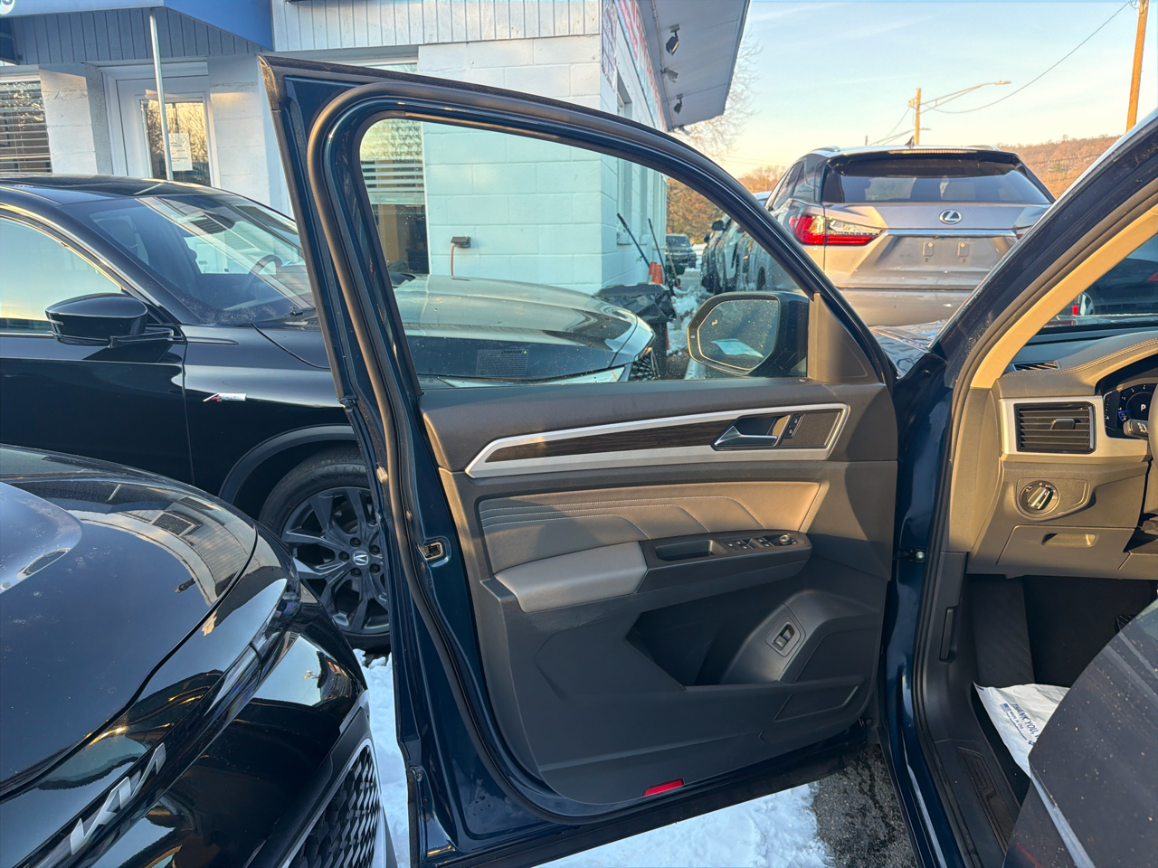 Volkswagen Atlas 3.6L V6 SE w/Technology 4MOTION 2023