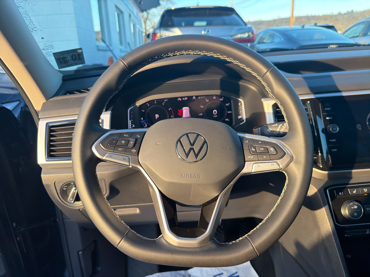 Volkswagen Atlas 3.6L V6 SE w/Technology 4MOTION 2023