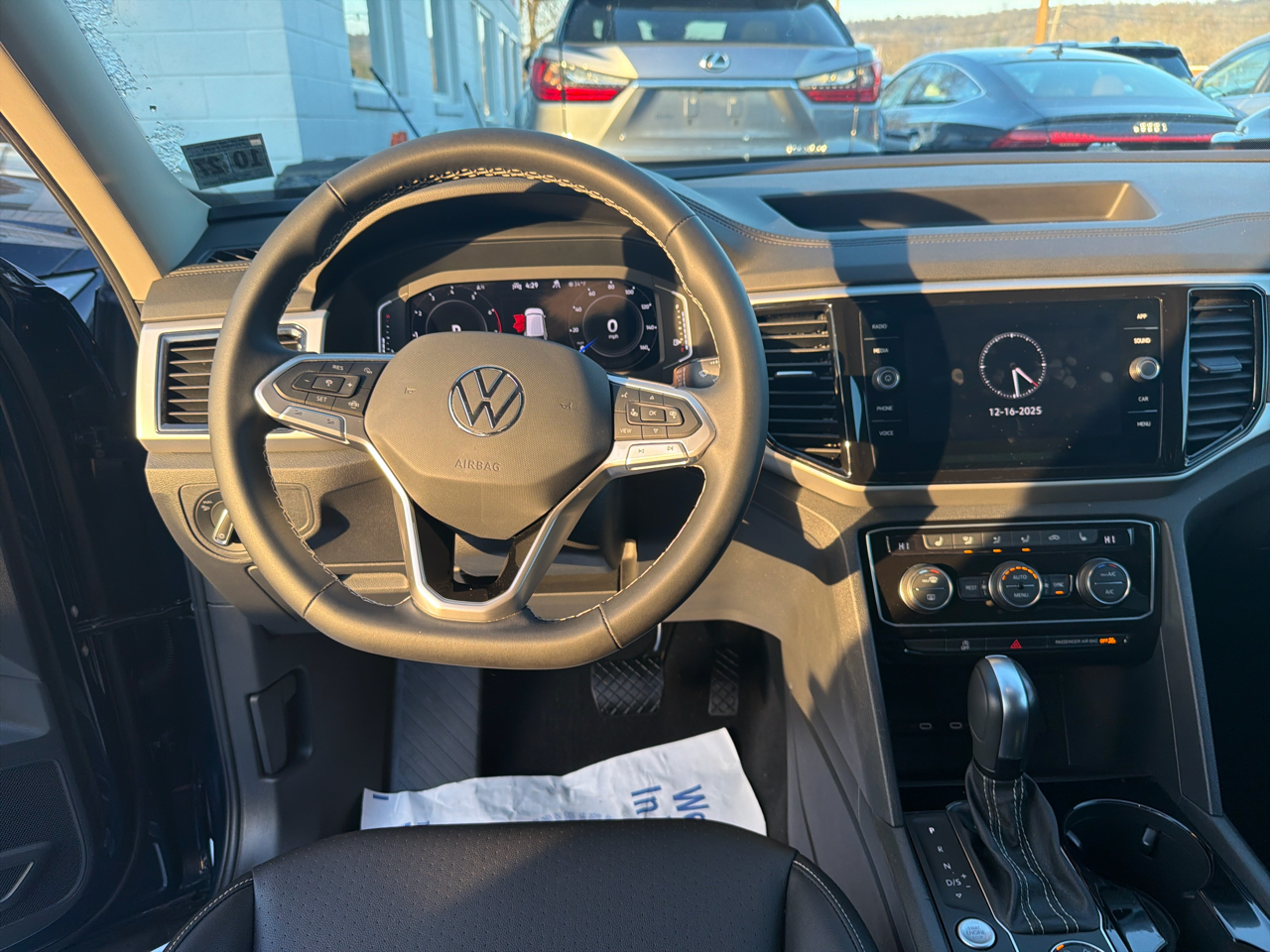 Volkswagen Atlas 3.6L V6 SE w/Technology 4MOTION 2023