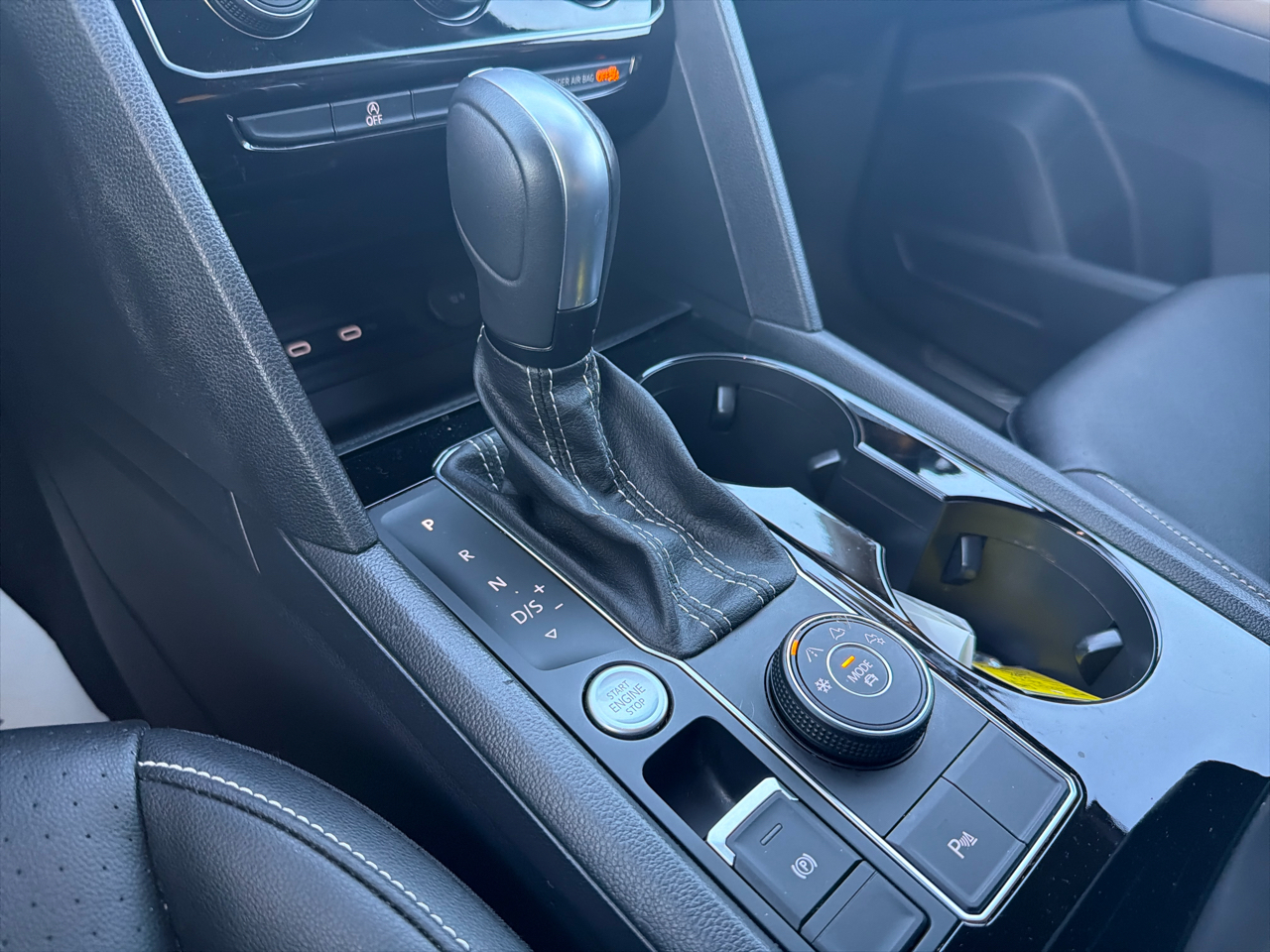 Volkswagen Atlas 3.6L V6 SE w/Technology 4MOTION 2023