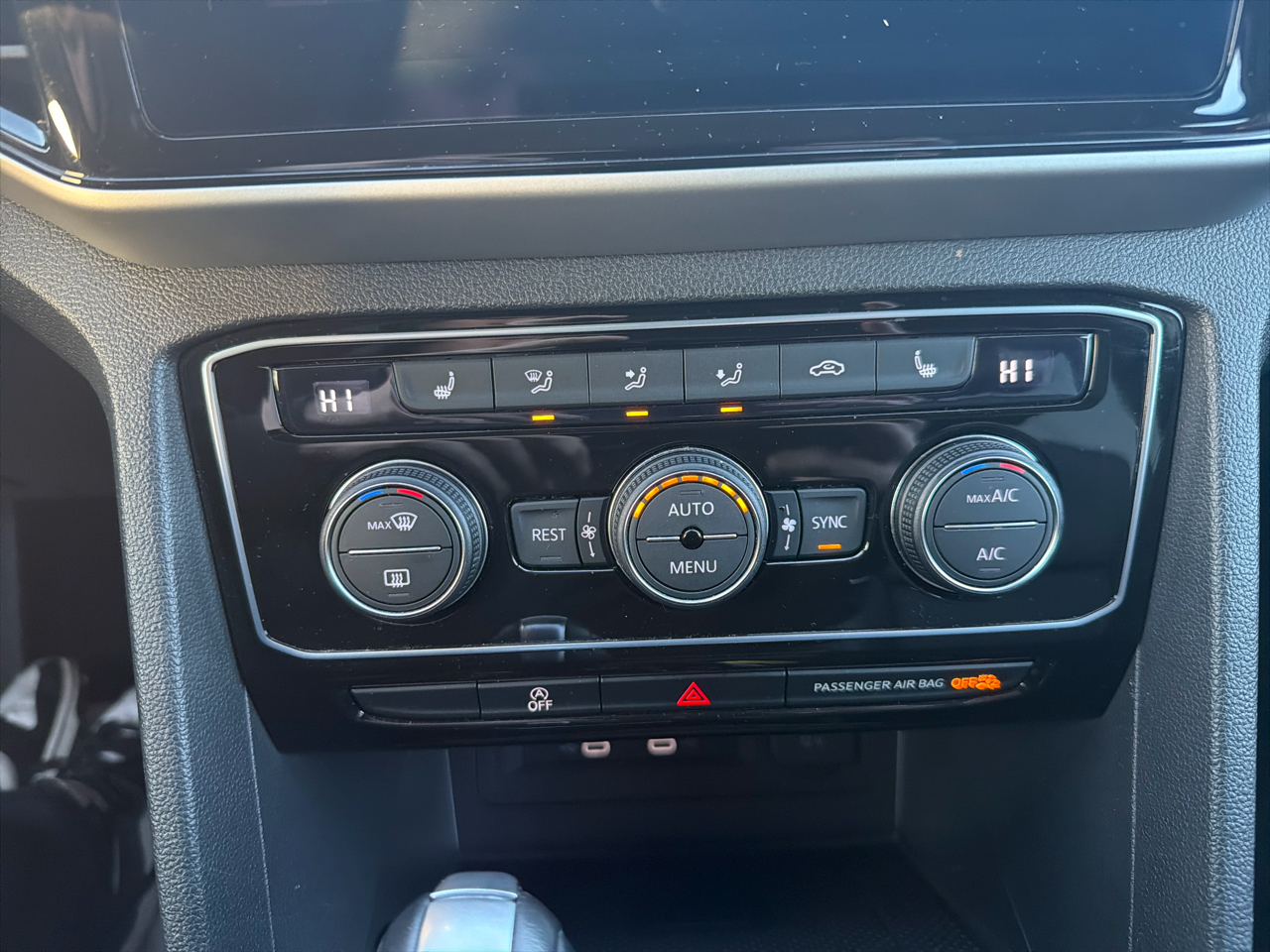 Volkswagen Atlas 3.6L V6 SE w/Technology 4MOTION 2023