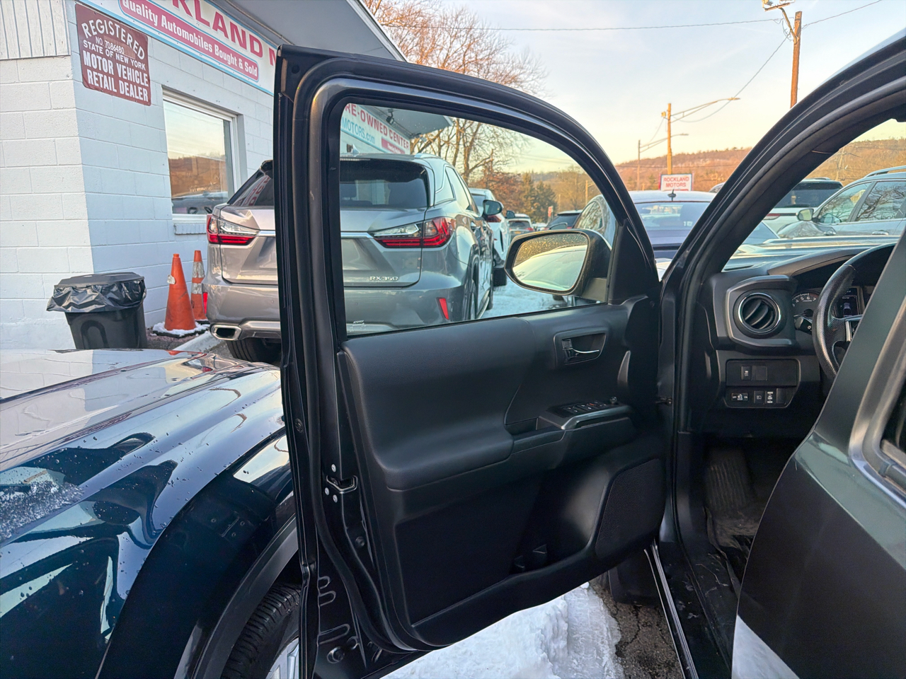 Toyota Tacoma 4WD TRD Off Road Double Cab 5' Bed V6 MT (Natl) 2022