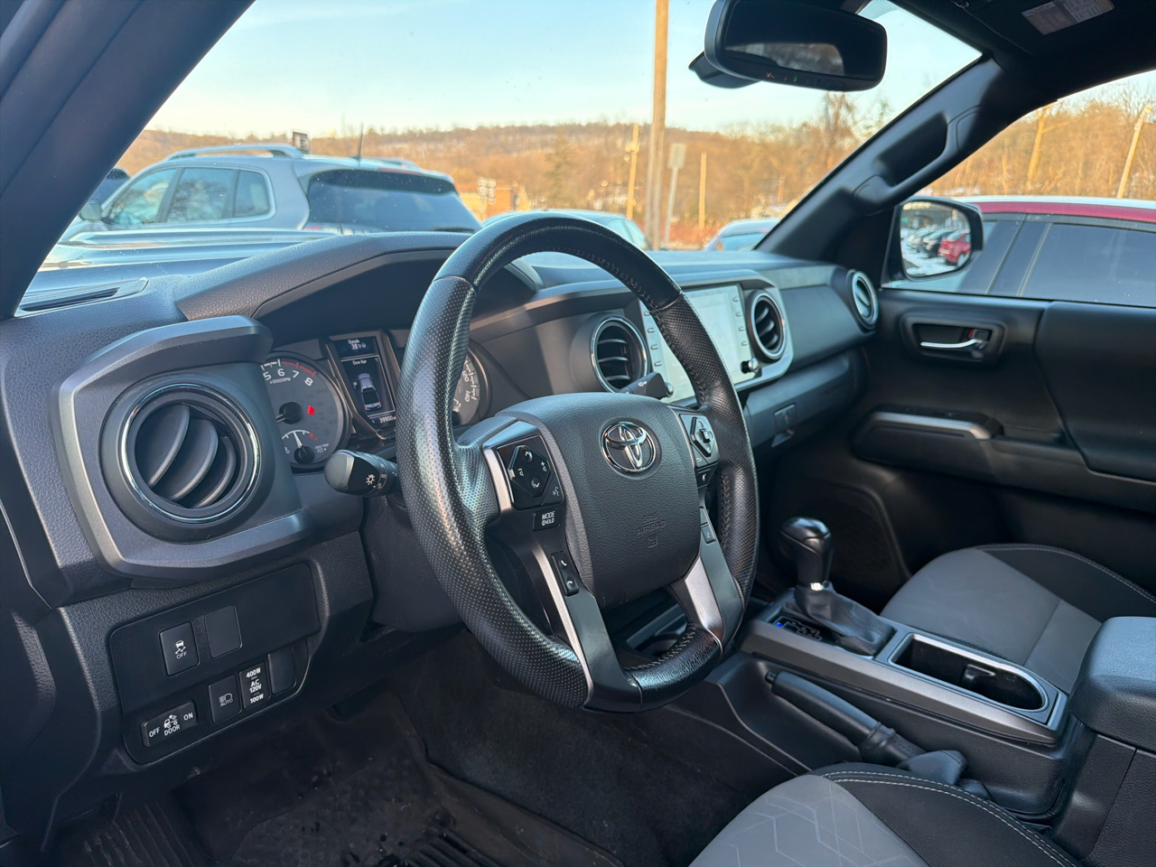 Toyota Tacoma 4WD TRD Off Road Double Cab 5' Bed V6 MT (Natl) 2022
