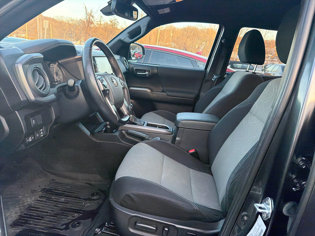 Toyota Tacoma 4WD TRD Off Road Double Cab 5' Bed V6 MT (Natl) 2022