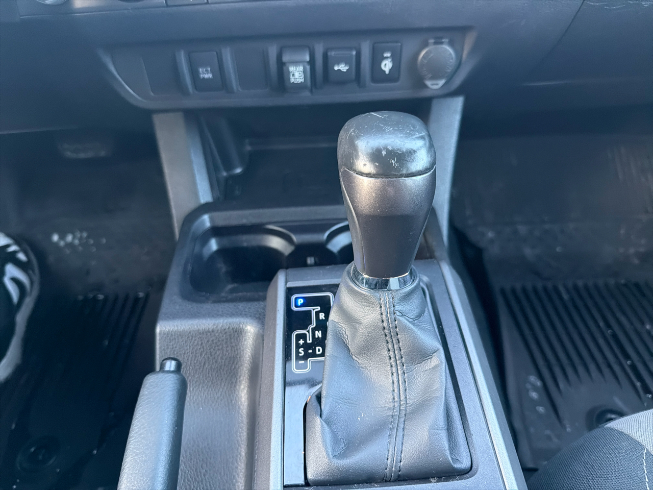 Toyota Tacoma 4WD TRD Off Road Double Cab 5' Bed V6 MT (Natl) 2022