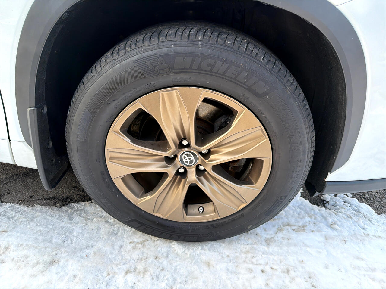 Toyota Highlander Hybrid Bronze Edition AWD (Natl) 2023