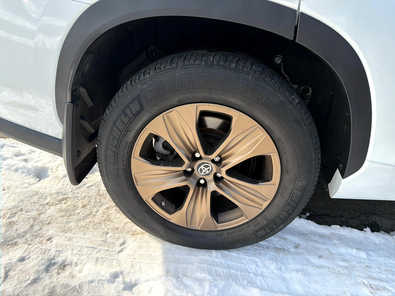 Toyota Highlander Hybrid Bronze Edition AWD (Natl) 2023