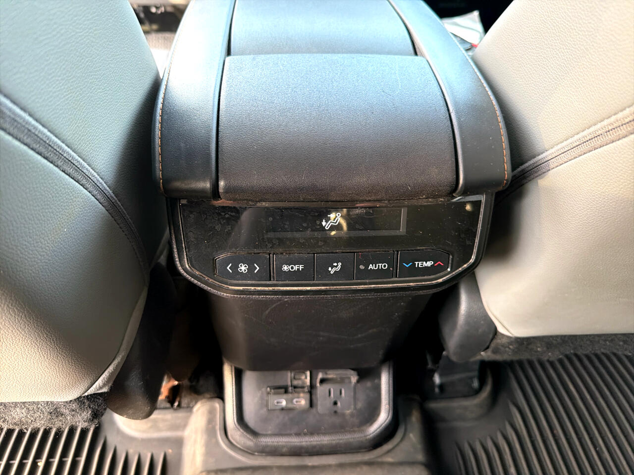 Toyota Highlander Hybrid Bronze Edition AWD (Natl) 2023