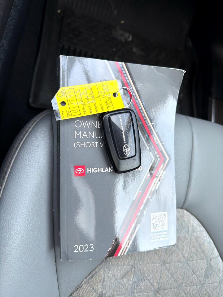 Toyota Highlander Hybrid Bronze Edition AWD (Natl) 2023