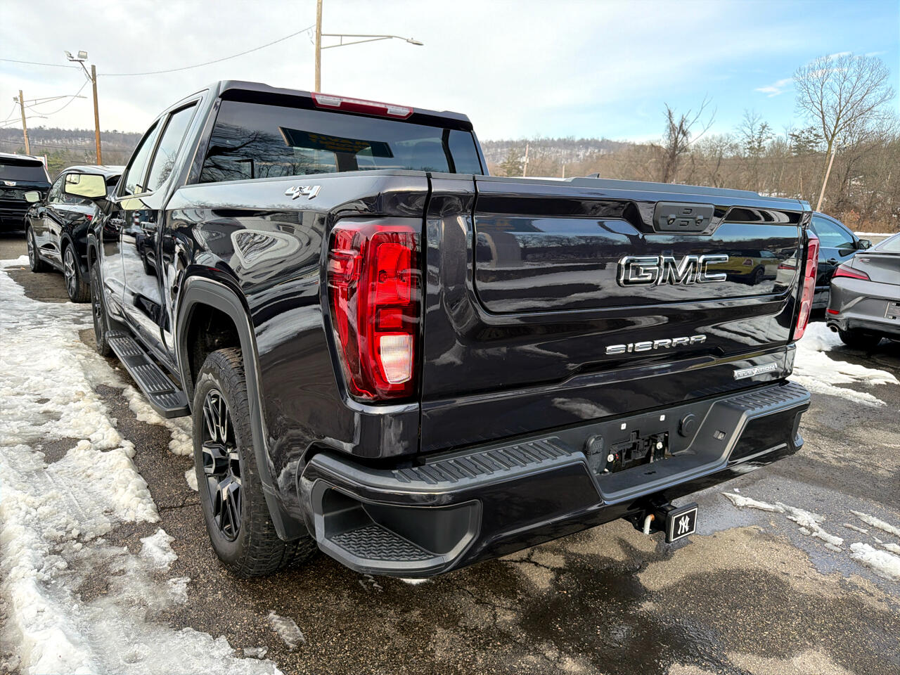 GMC Sierra 1500 4WD Crew Cab 147" Elevation w/3SB 2023