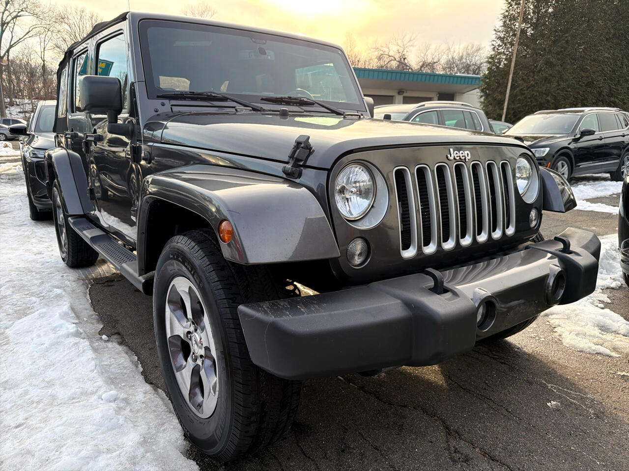 Jeep Wrangler Unlimited 4WD 4dr Sahara 2016