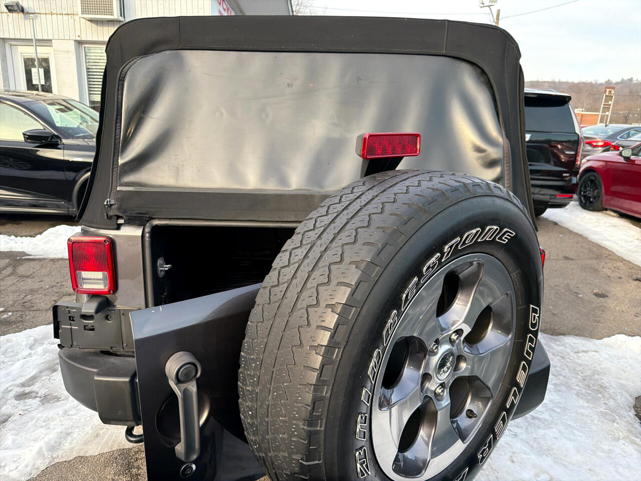 Jeep Wrangler Unlimited 4WD 4dr Sahara 2016