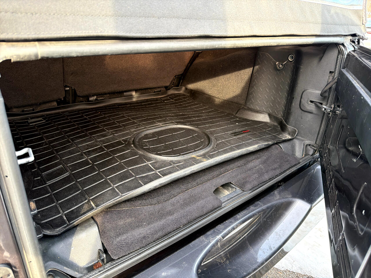 Jeep Wrangler Unlimited 4WD 4dr Sahara 2016