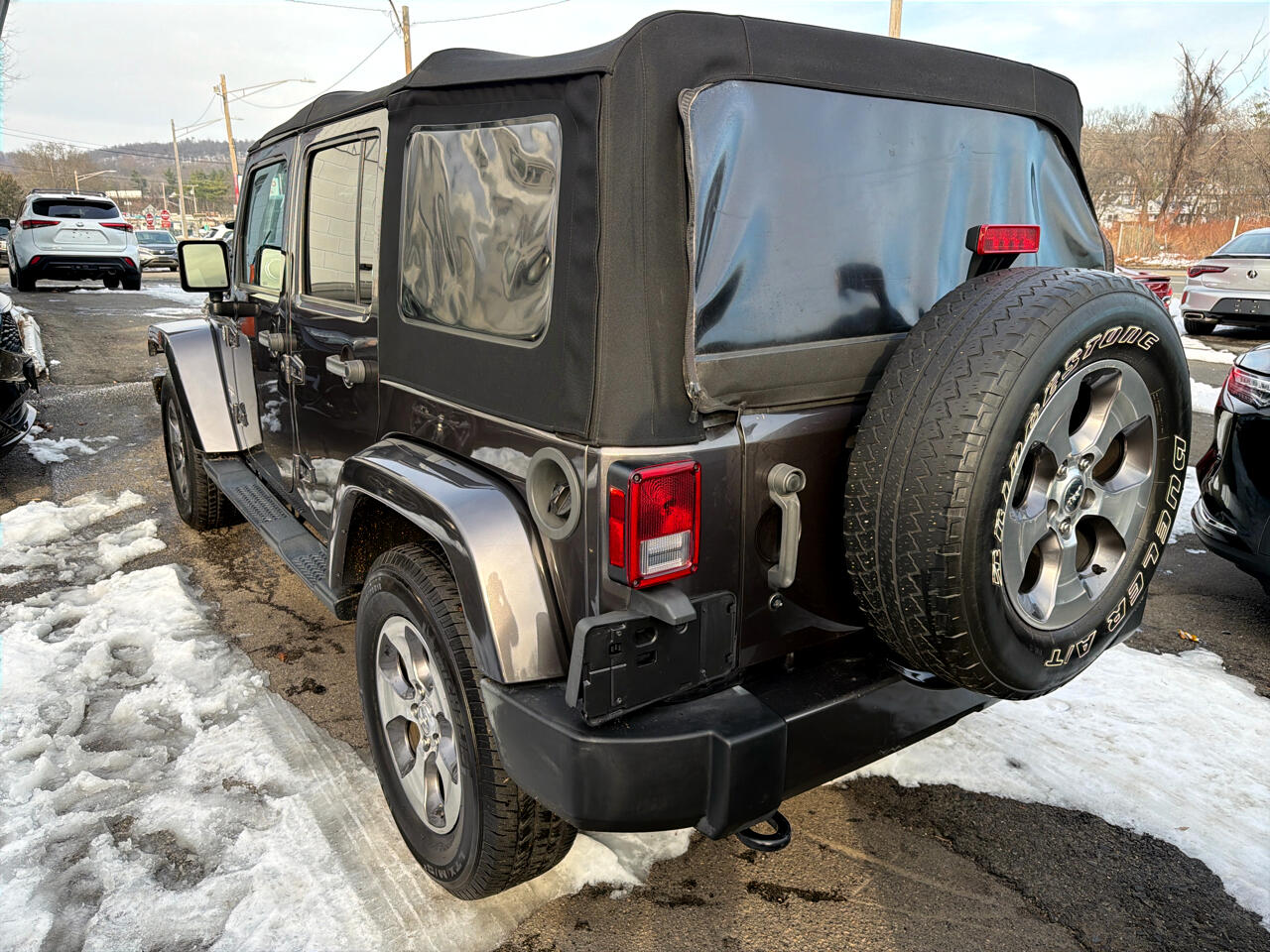 Jeep Wrangler Unlimited 4WD 4dr Sahara 2016
