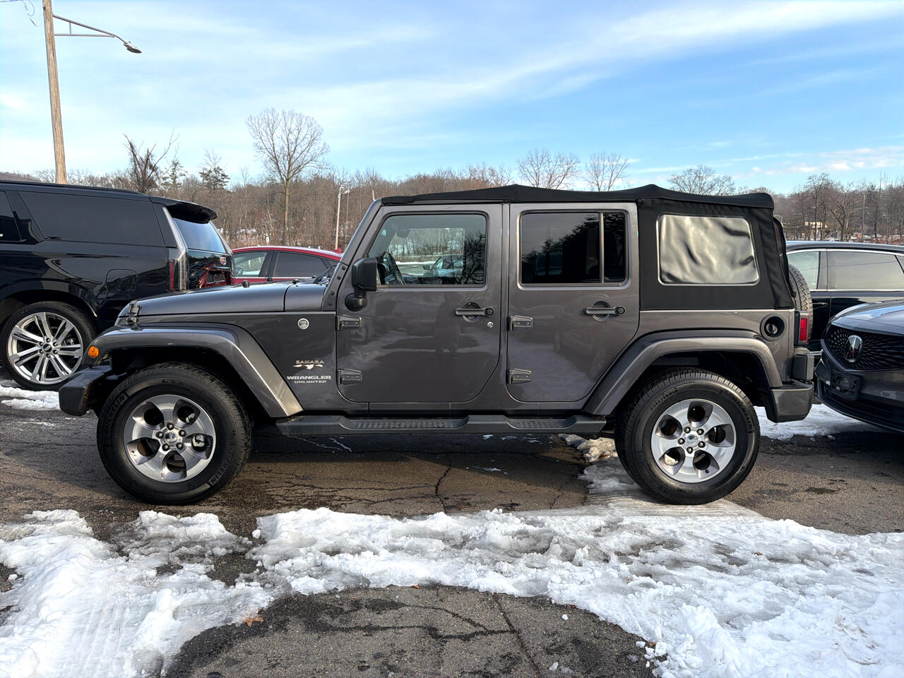 Jeep Wrangler Unlimited 4WD 4dr Sahara 2016