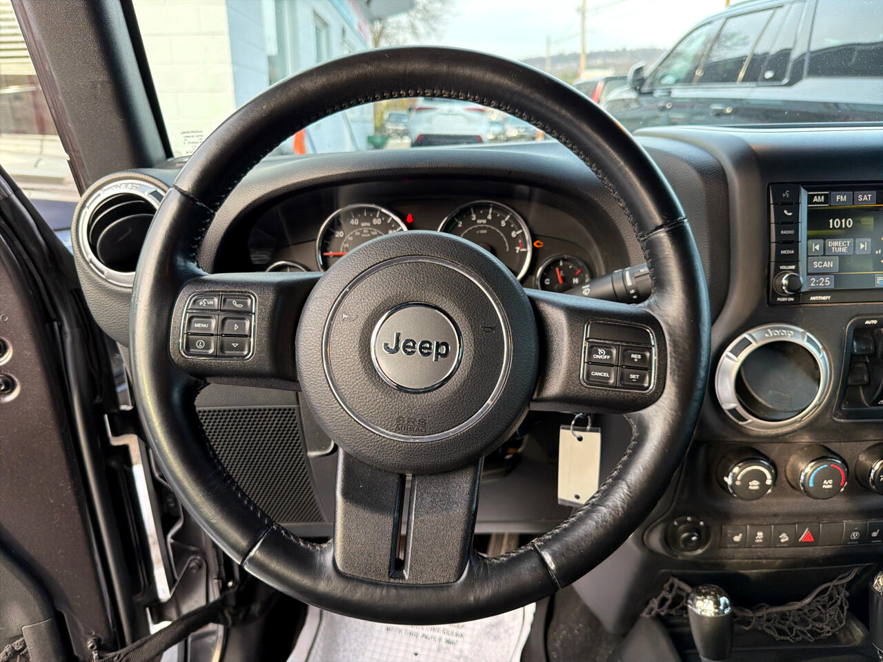 Jeep Wrangler Unlimited 4WD 4dr Sahara 2016